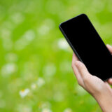 digglue・エマルションフローテクノロジーズ・KDDIが、スマートフォンリサイクルによる環境貢献度をまとめた環境レポート「はじめてのスマホリサイクル」を公表